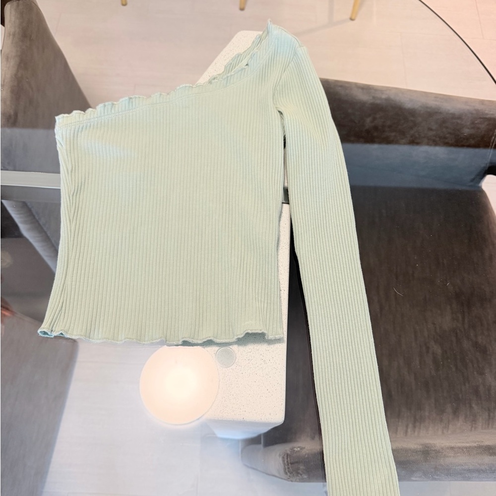 superdown Mint Ribbed One-Shoulder Long Sleeve Top